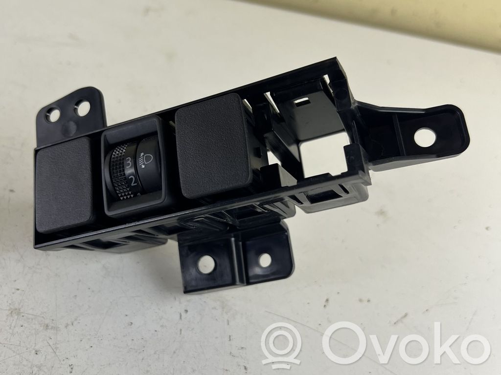 Nissan Qashqai Headlight level height control switch 