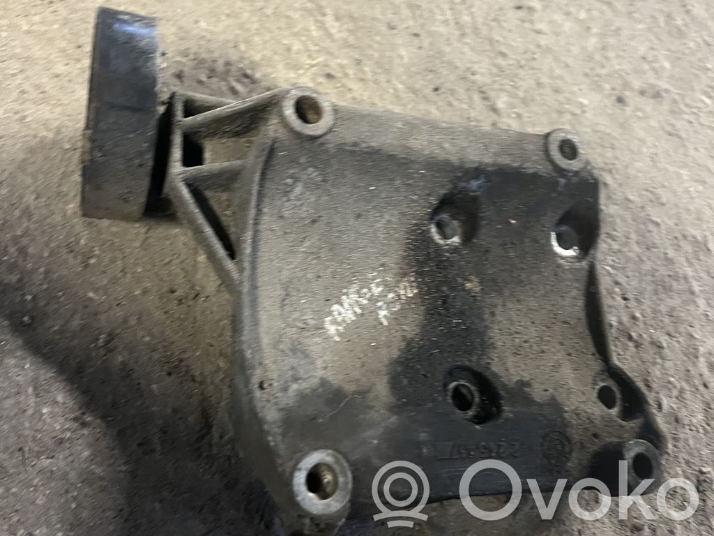 Land Rover Range Rover P38A A/C compressor mount bracket 