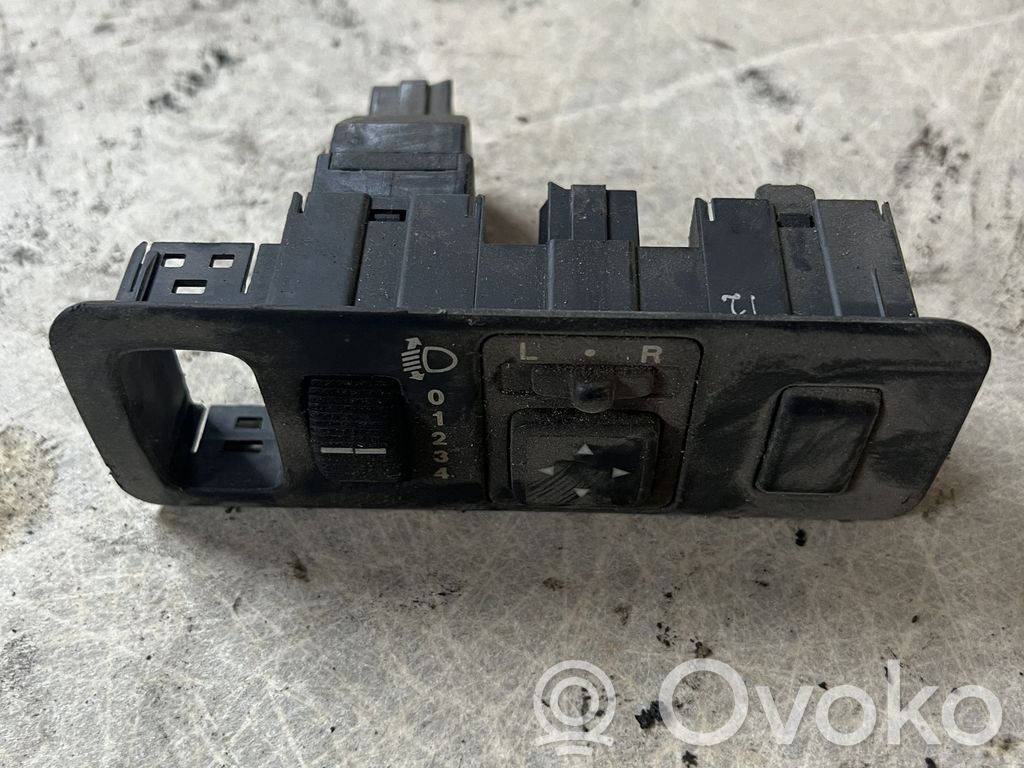 Mitsubishi Space Star A set of switches 