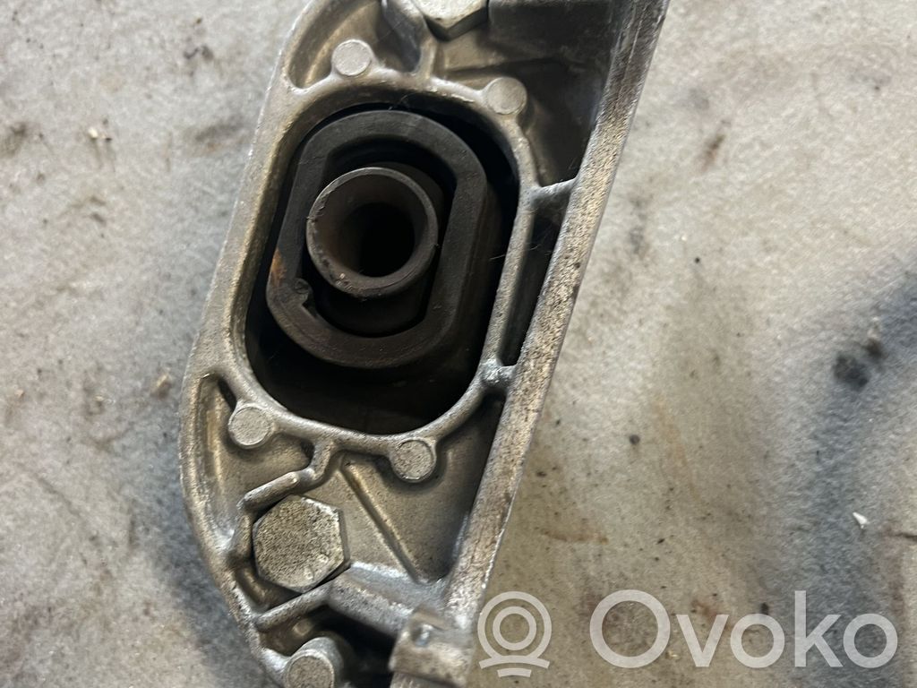 Dacia Logan I Engine mount bracket 