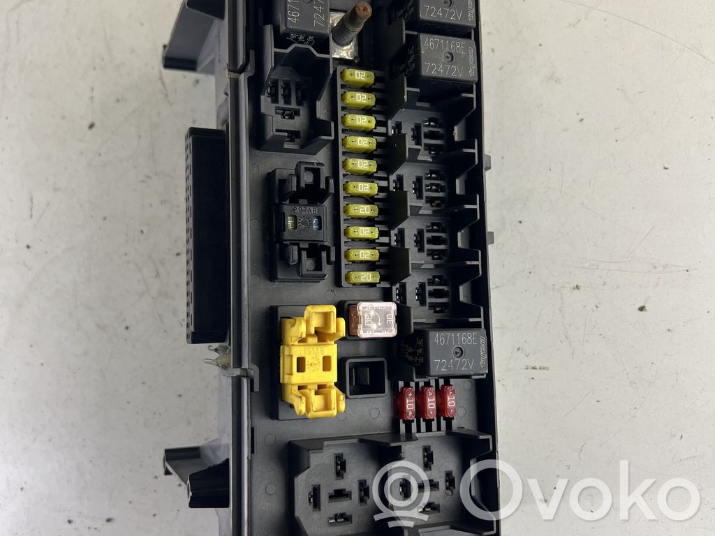 Jeep Grand Cherokee (WK) Módulo de fusible 