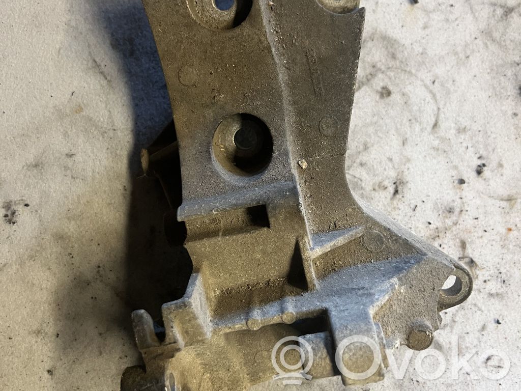 Renault Kangoo I Generator/alternator bracket 