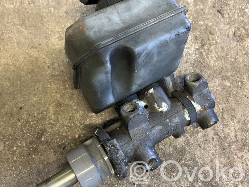 Renault Master II Master brake cylinder 