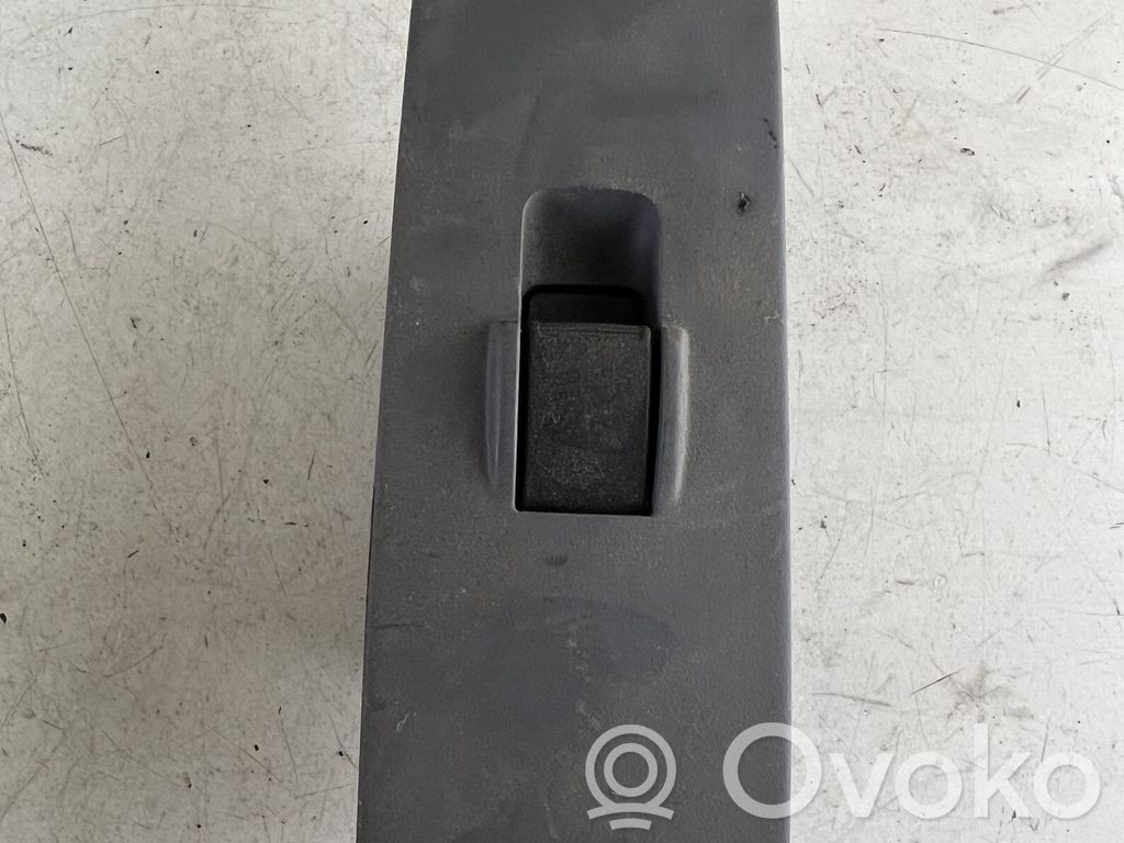 Mitsubishi Colt Electric window control switch 
