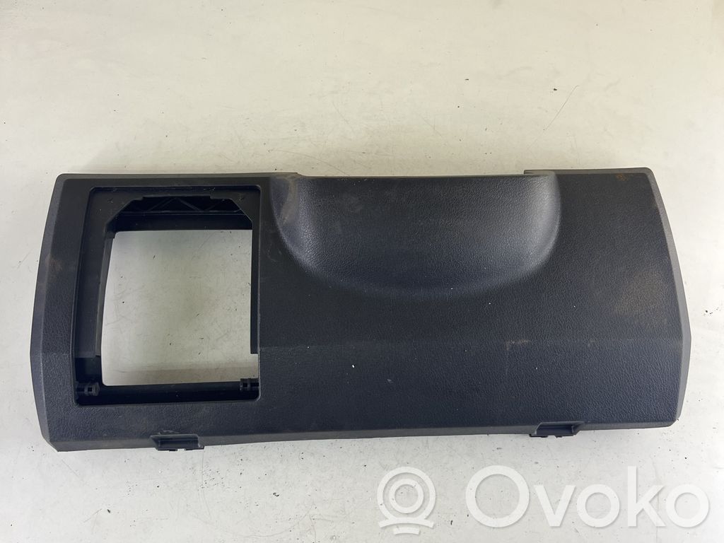 Dodge Nitro Verkleidung Armaturenbrett Cockpit unten 