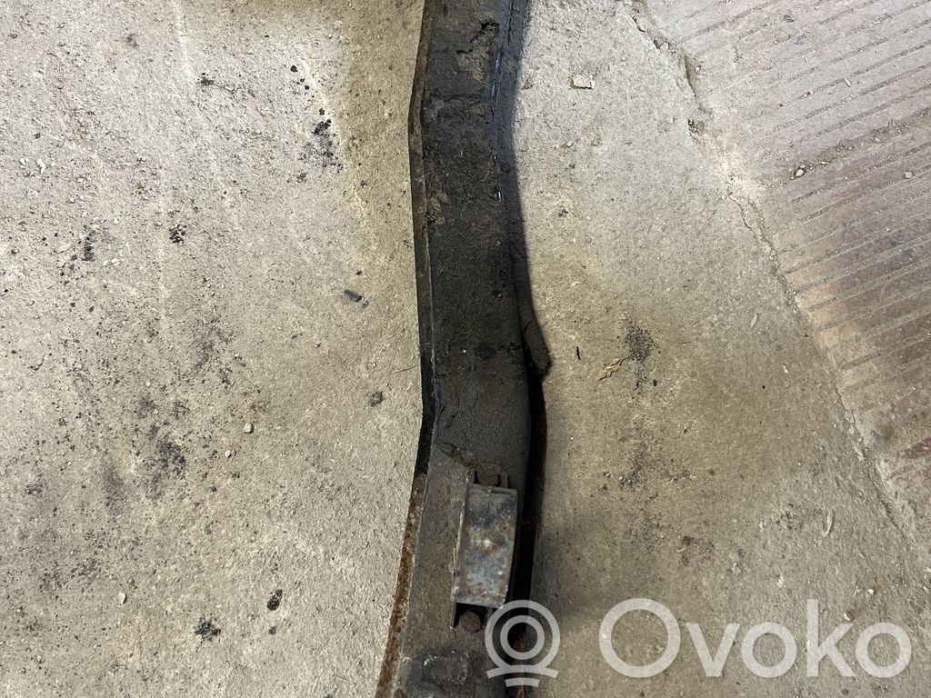 Gearbox mounting bracket