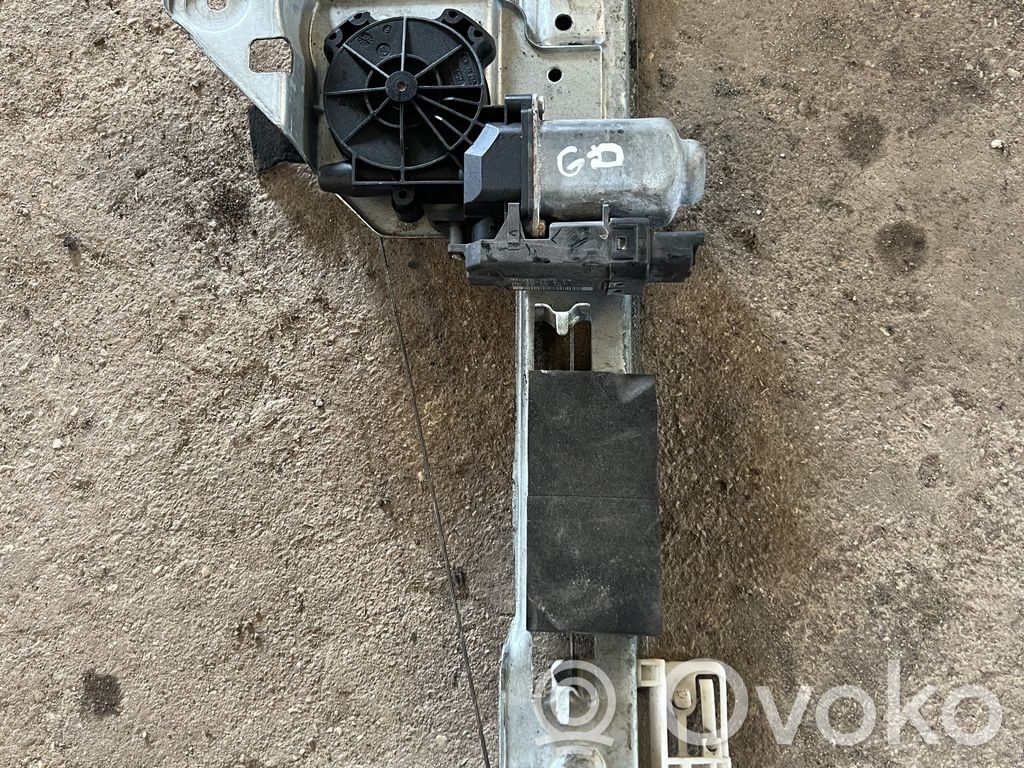 Elektryczny podnośnik szyby drzwi tylnych   8200028068D,8200028068,440726F