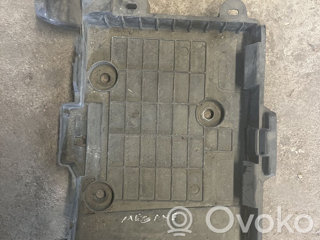Renault Megane II Battery tray 