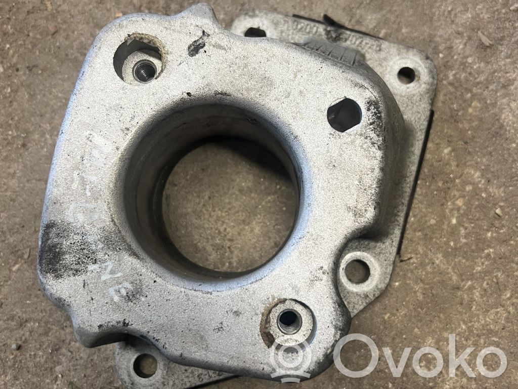 Renault Megane II Engine mounting bracket 