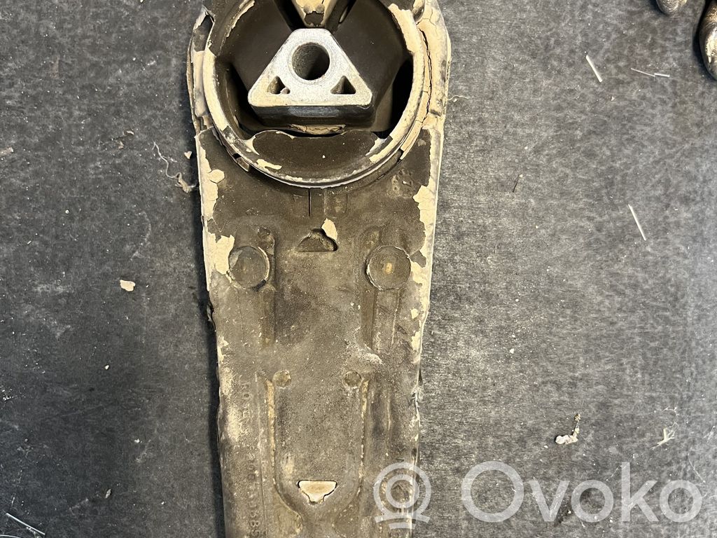 Renault Clio III Engine mount bracket 