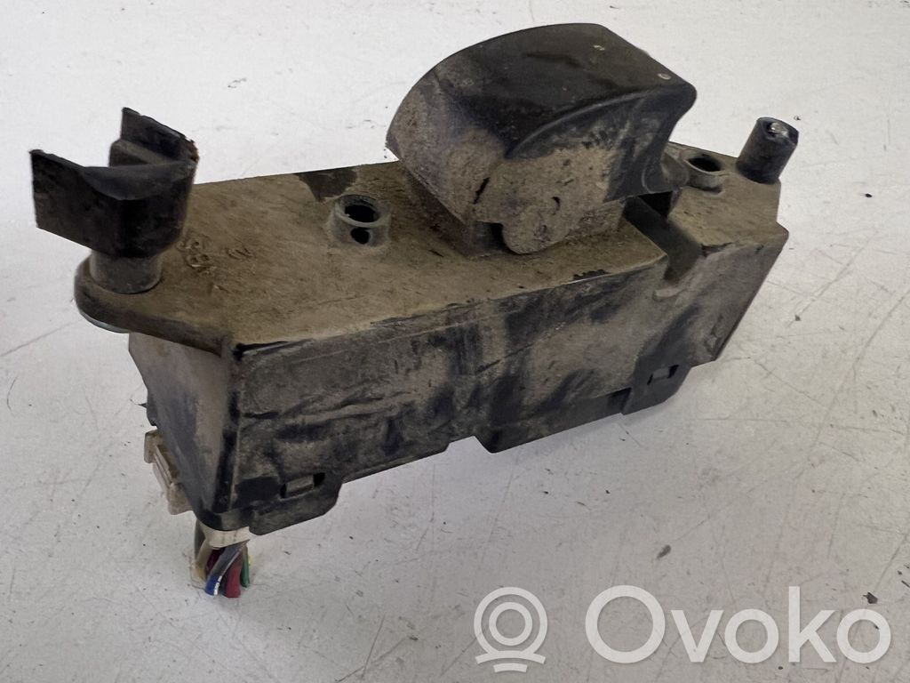 Mitsubishi L200 Electric window control switch 