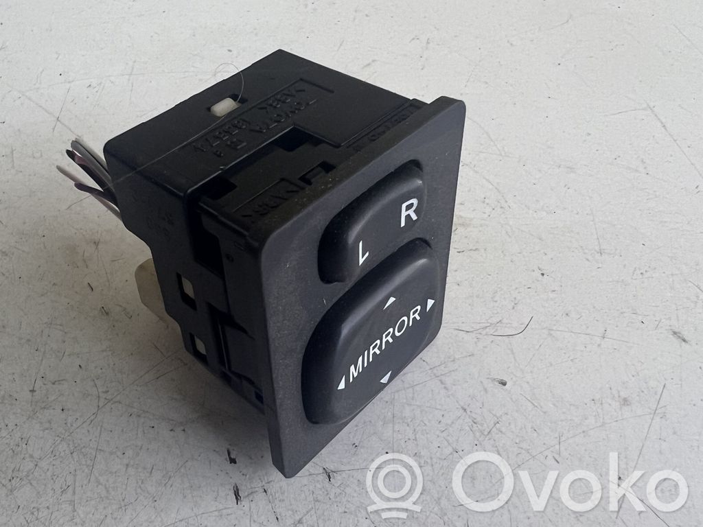 Toyota Corolla Verso AR10 Wing mirror switch 
