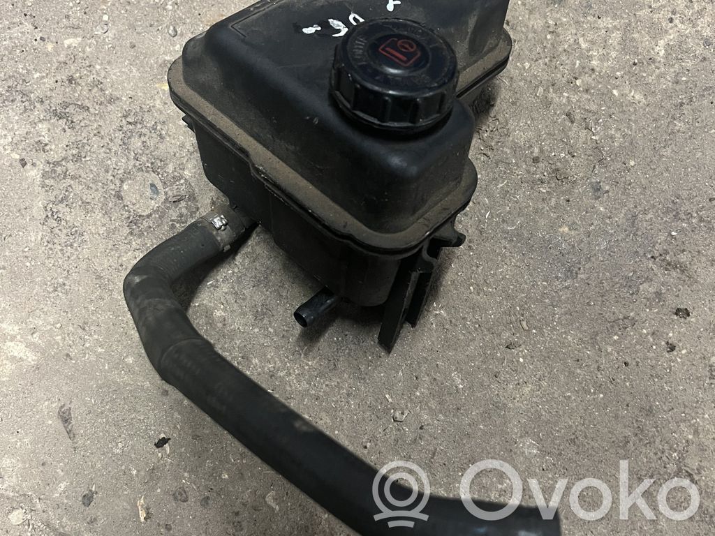 Peugeot 407 Ohjaustehostimen nestesäiliö 