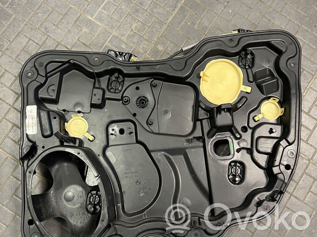 Jeep Cherokee KL Mechanizm podnoszenia szyby przedniej bez silnika 