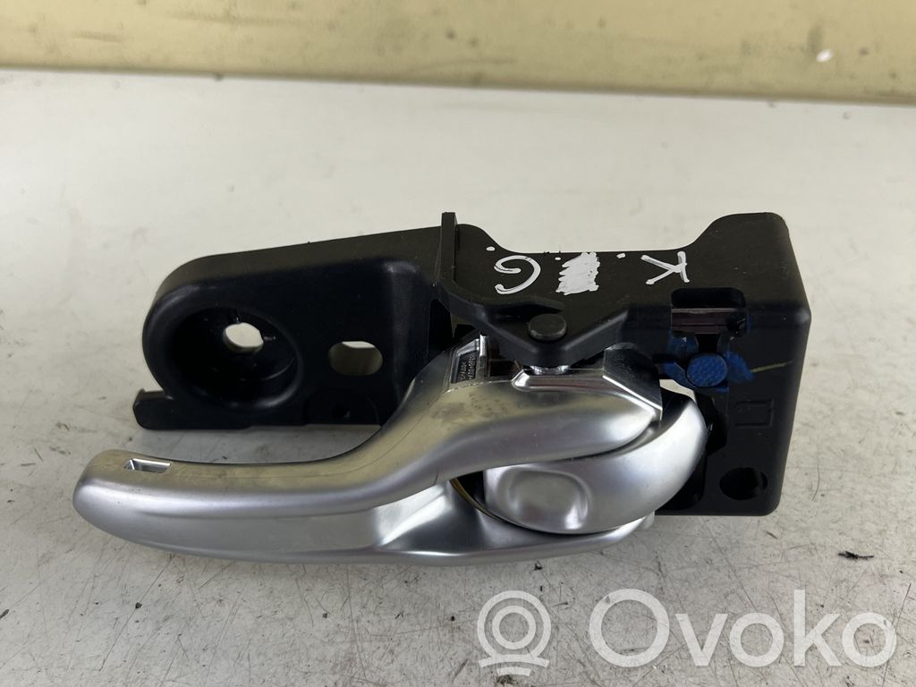 Jeep Cherokee KL Manecilla interna puerta trasera 