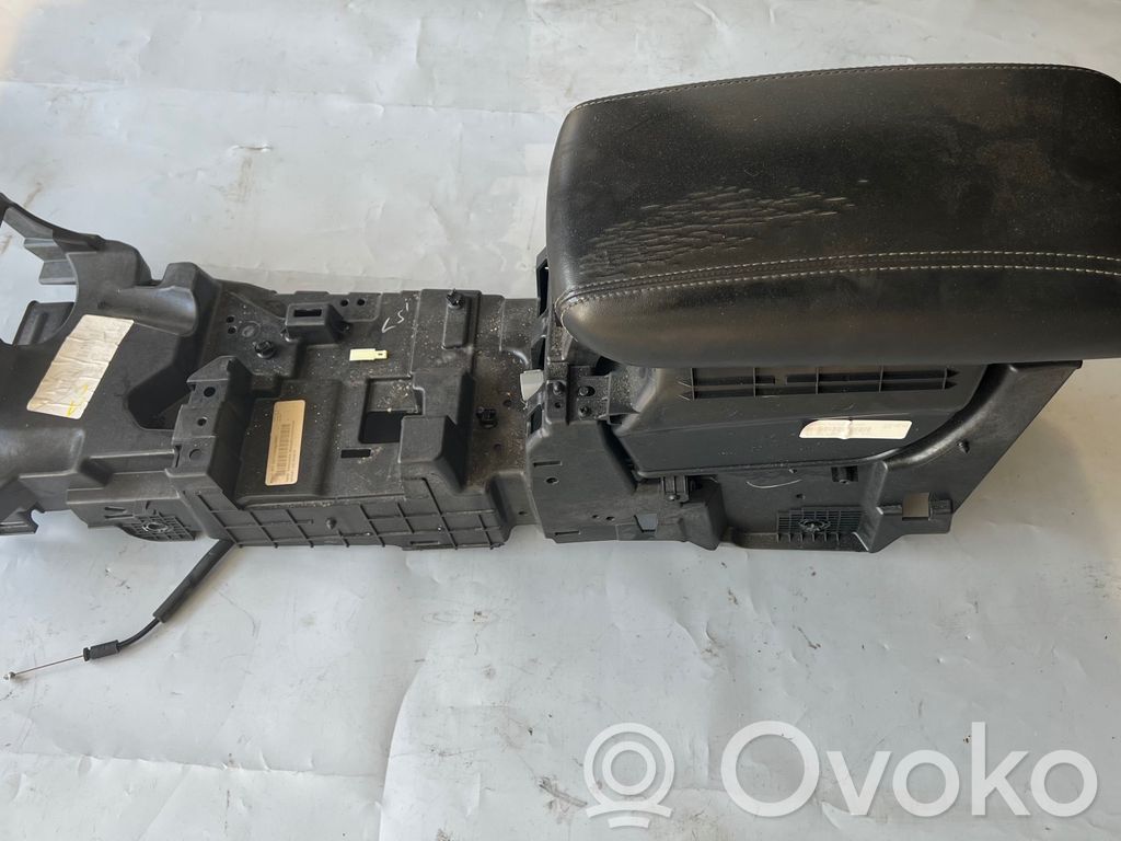 Dodge Durango III Armrest 