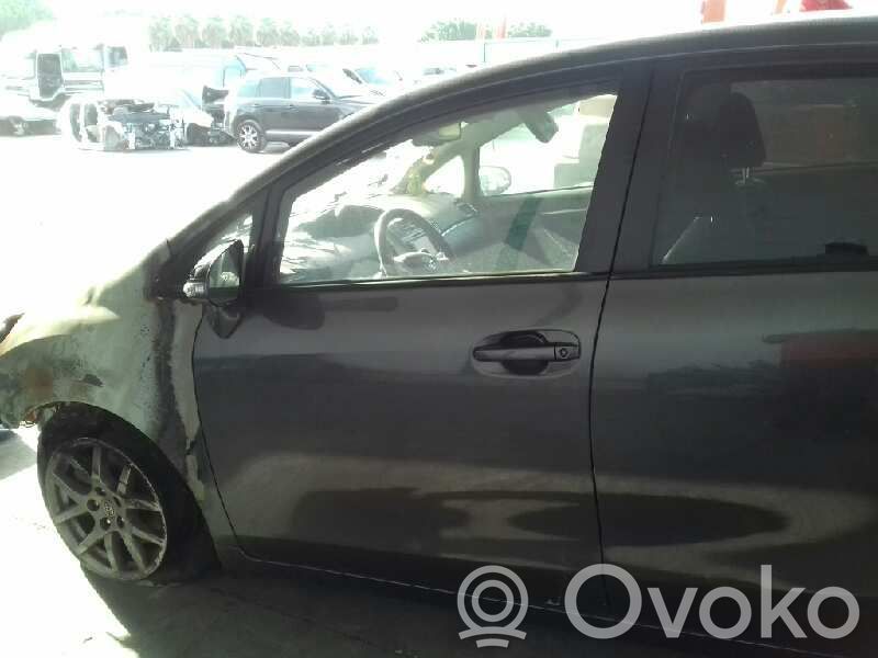 Toyota Verso Front door 