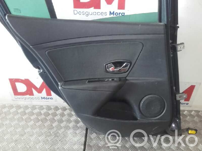 Takaoven verhoilu