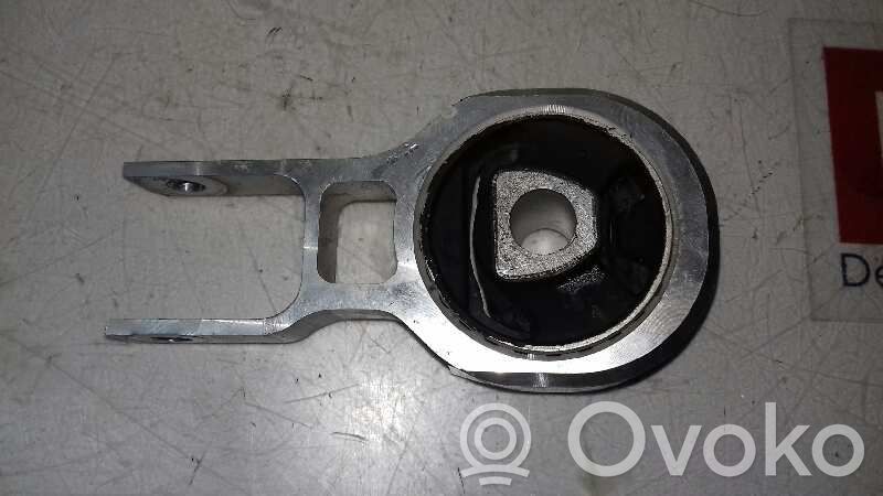 Engine mount bracket   00520268390