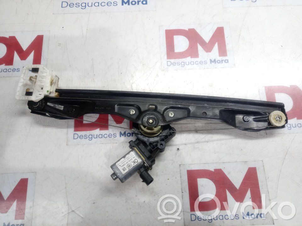 Regulador manual de la ventanilla delantera