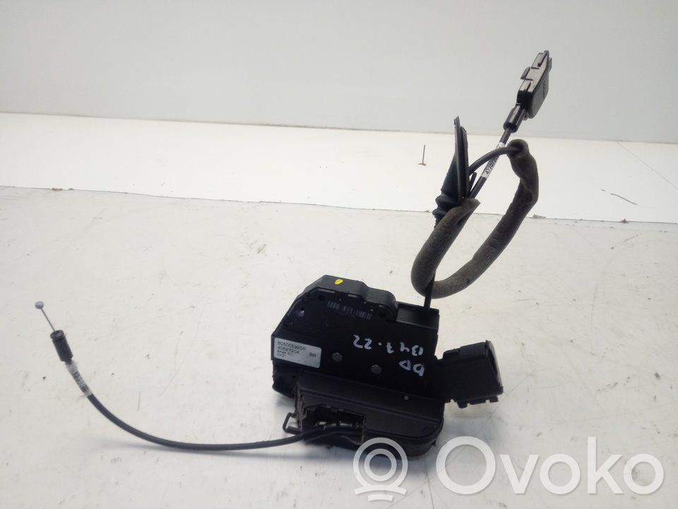 Renault Clio IV Front door lock 