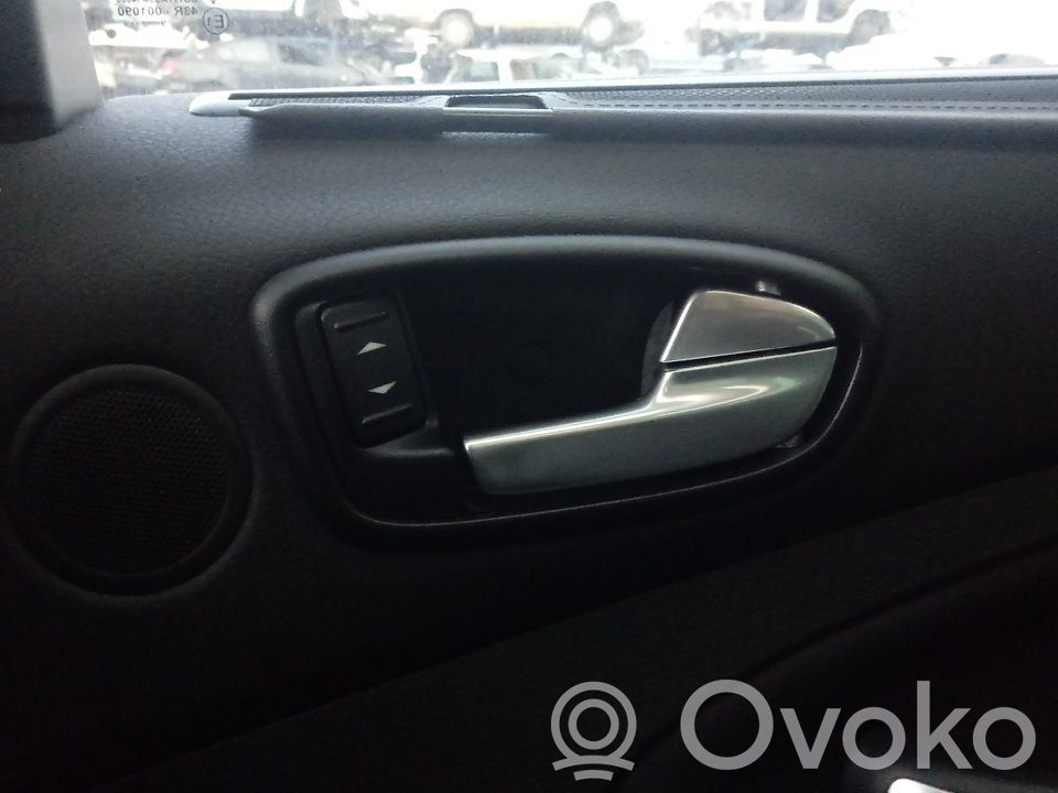 Manecilla interna puerta trasera   6M21U22600