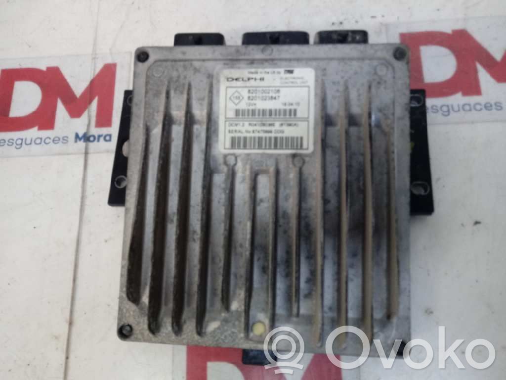 Unidad de control/módulo del motor   8201002106