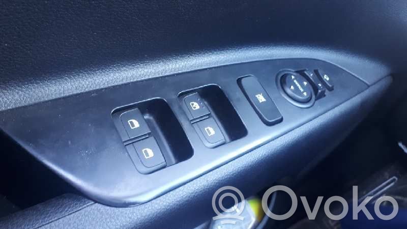 KIA Stonic Interruptor del elevalunas eléctrico 