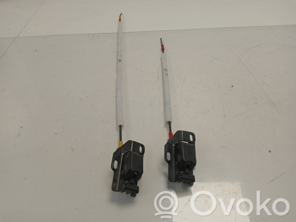 Tailgate lock latch