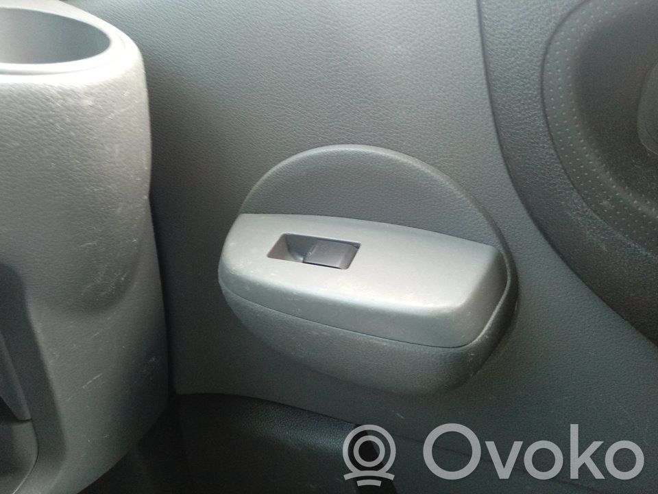 Nissan NV200 Electric window control switch 