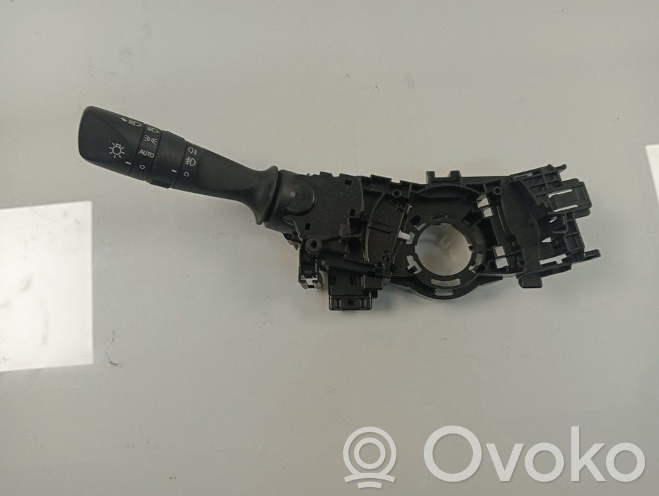 Interruptor de control del panel de luces   3325017F744