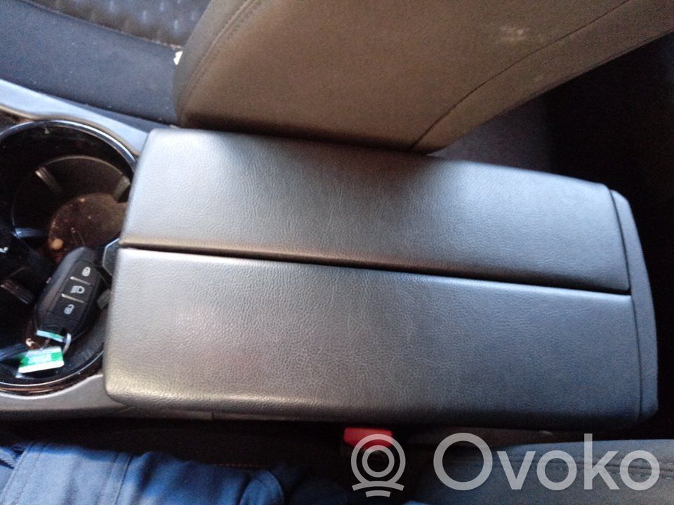 Peugeot 508 Reposabrazos 