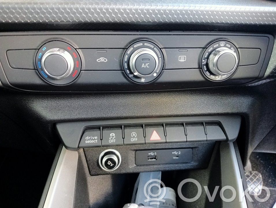 Audi A1 Unidad de control/módulo del aire acondicionado 