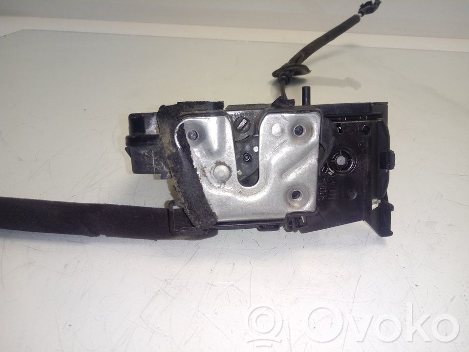 Cerradura de puerta trasera