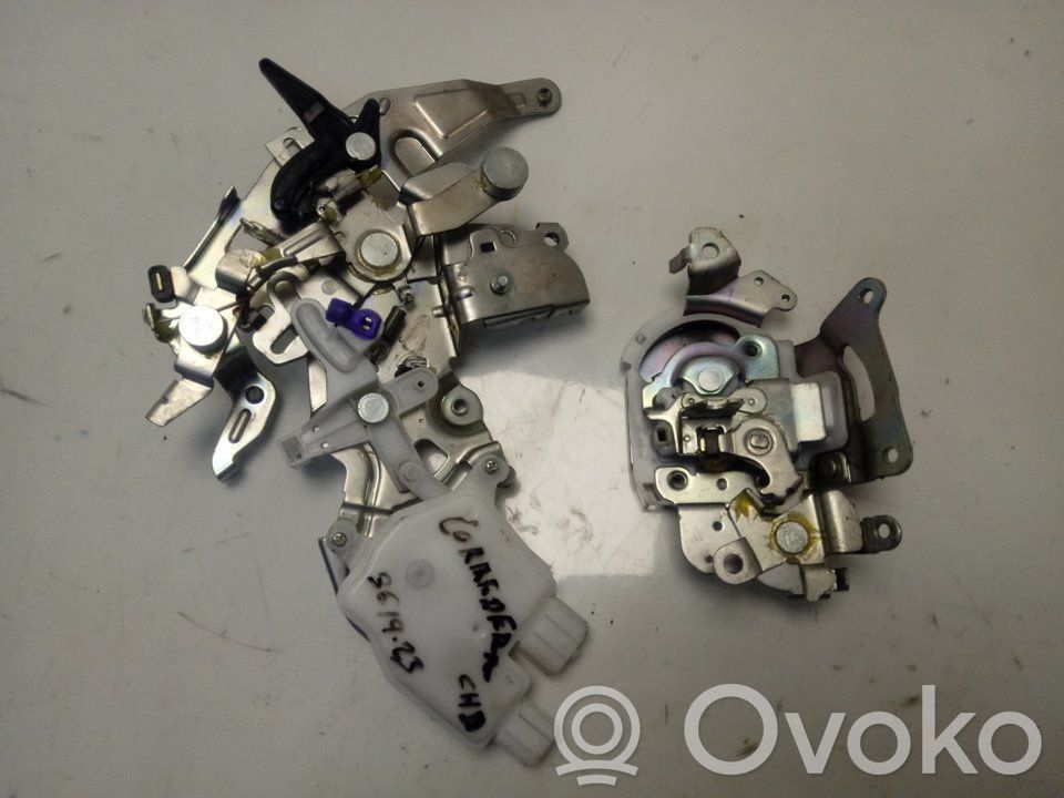 Sliding door lock