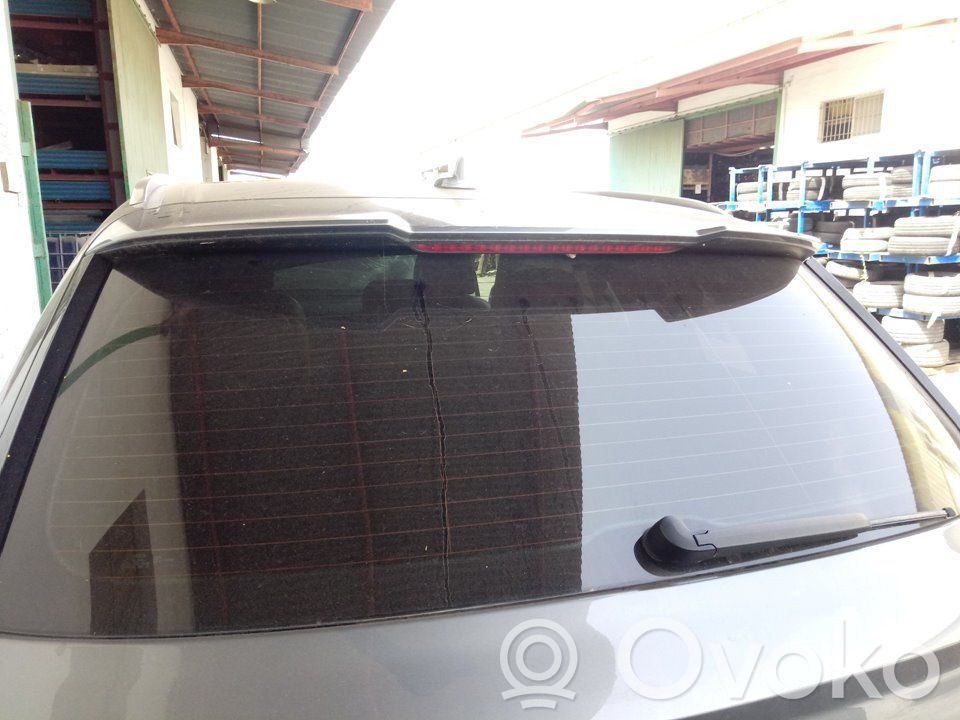 Tailgate/trunk spoiler