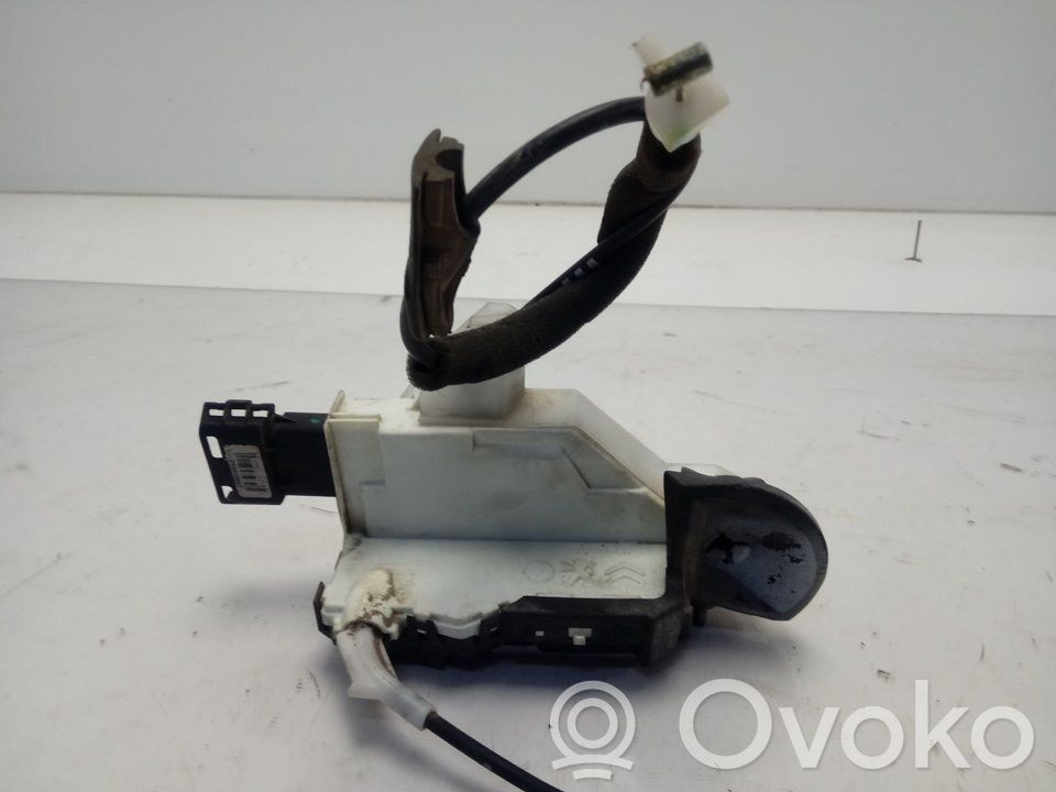 Front door lock   A04088