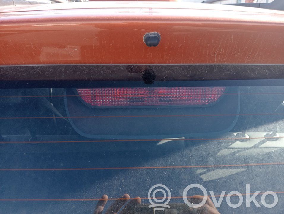 Dacia Sandero II Troisième feu stop