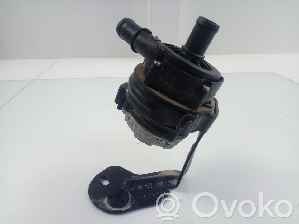 Dacia Duster II Pompe de circulation d'eau 