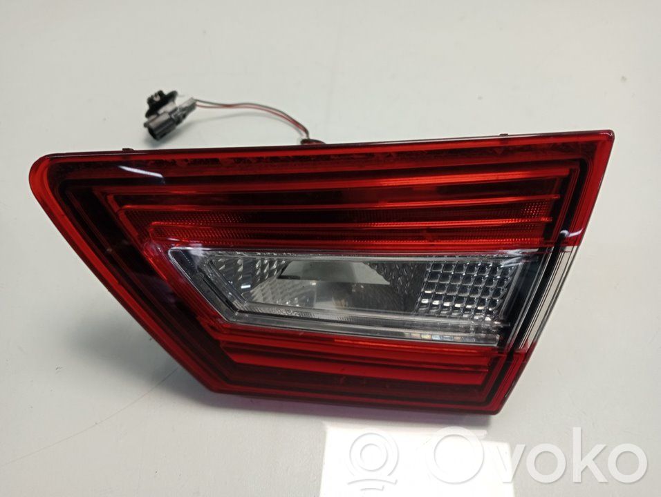 Renault Clio IV Luci posteriori del portellone del bagagliaio 