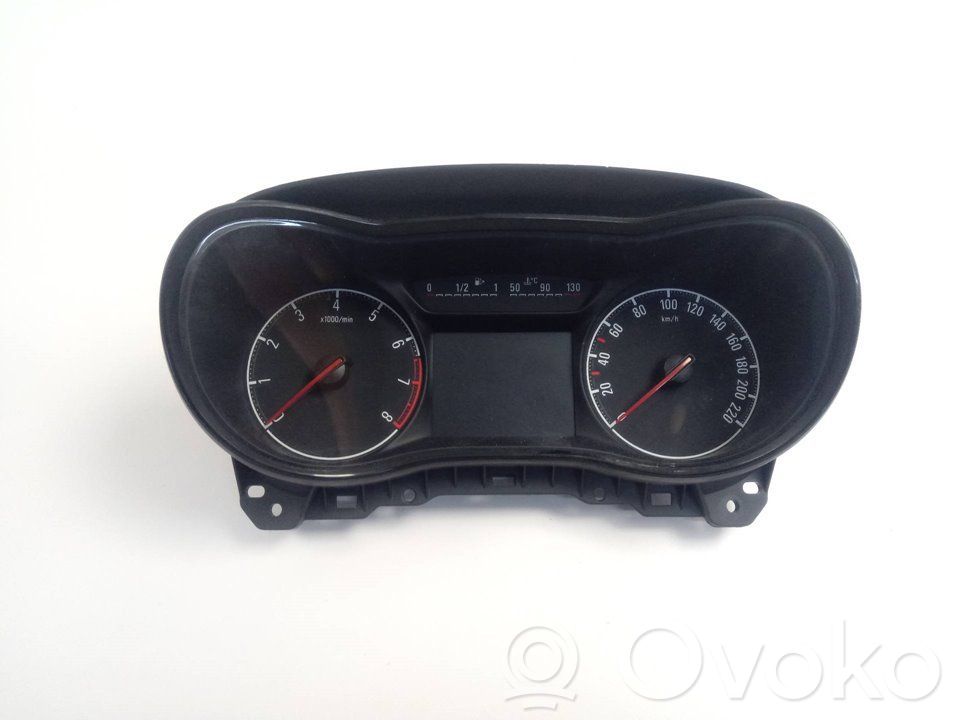 Geschwindigkeitsmesser Cockpit   39129457