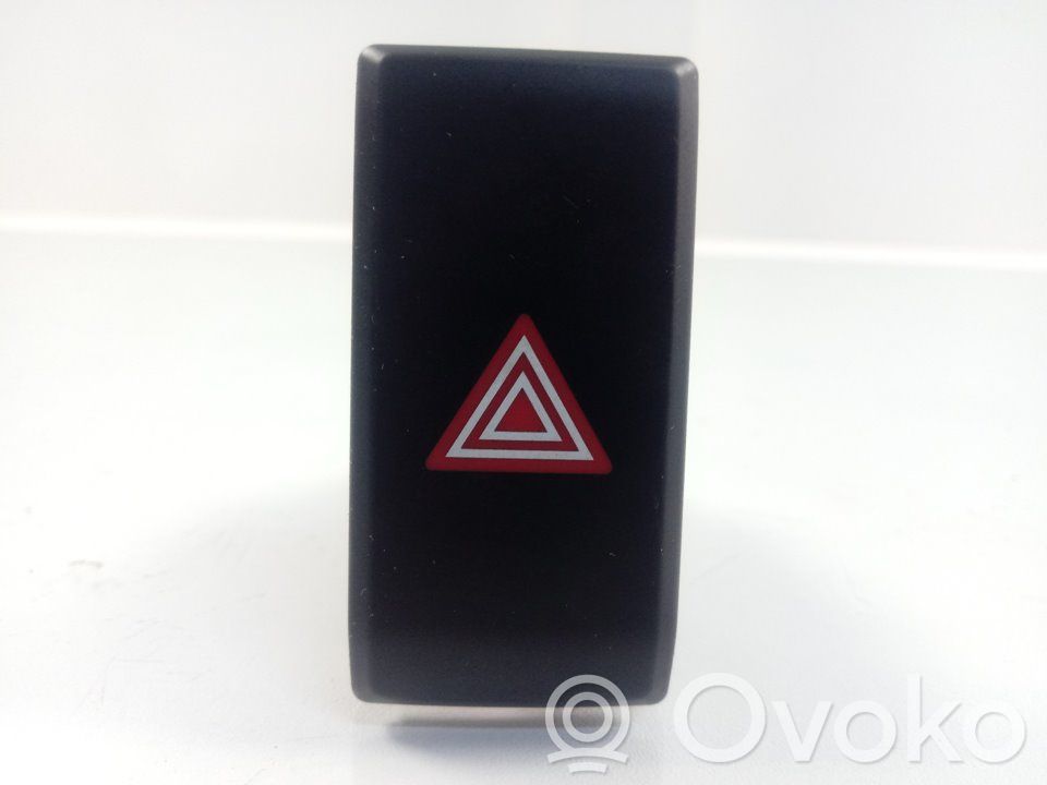 Hazard light switch   93790G6100