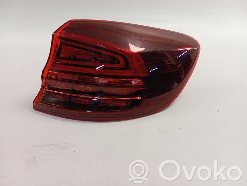 Luz trasera/de freno   92402J7150
