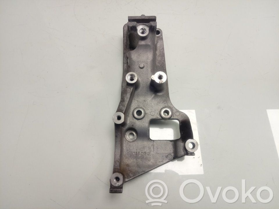 Engine mount bracket   1801A070