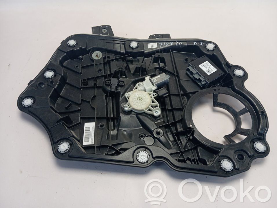 Front door manual window regulator   H1BBA23201CE
