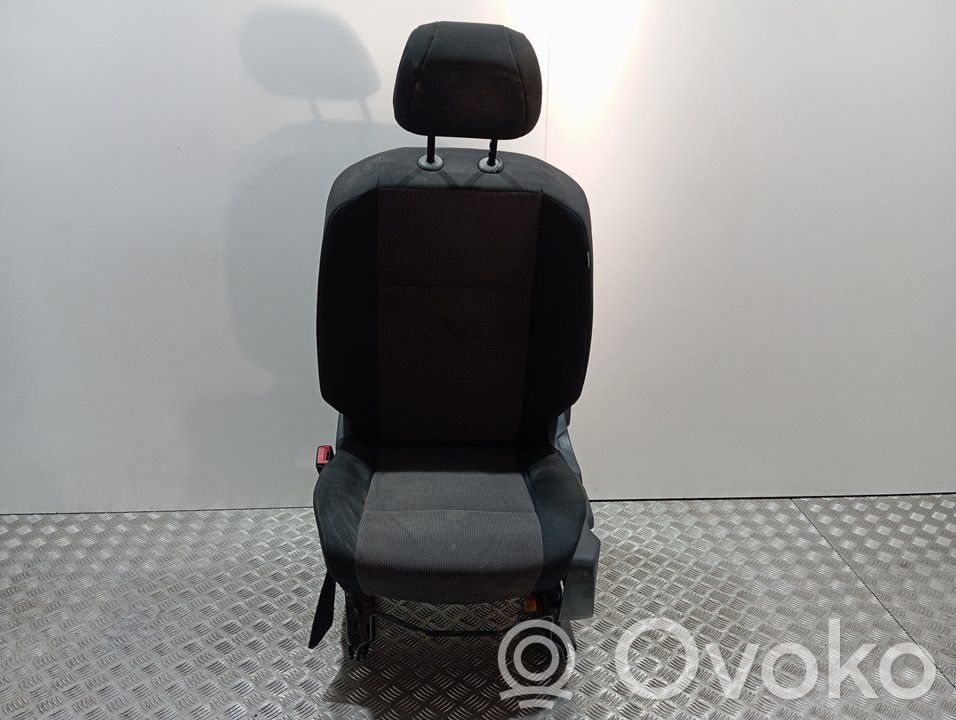 Asiento delantero del conductor   SINREF