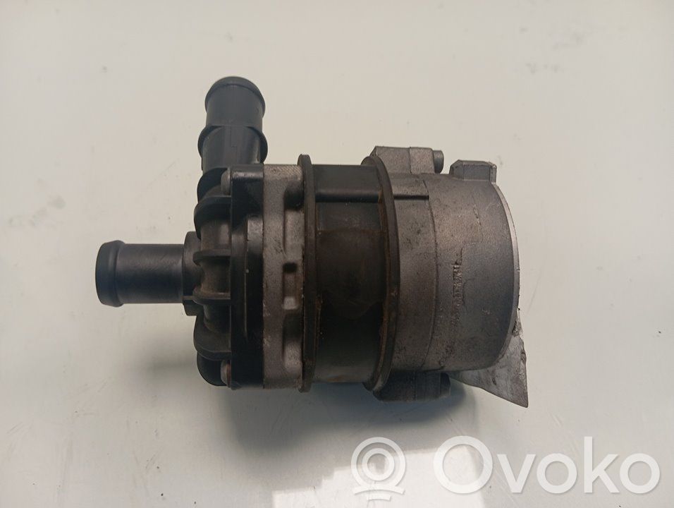 Vesipumppu   8R0965567