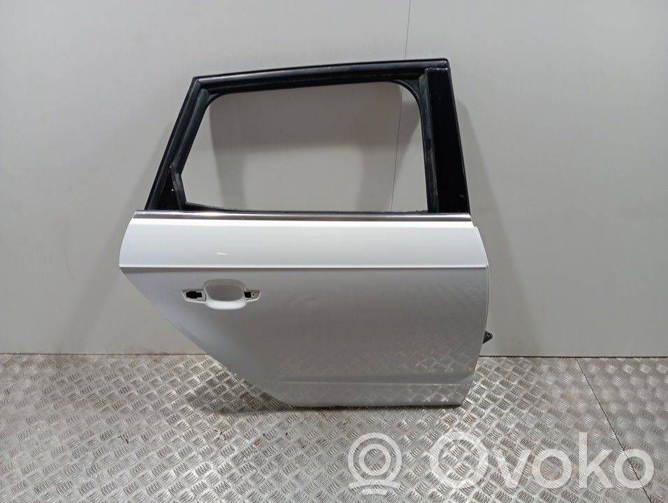 Puerta trasera   8V4833052B,8V4833052E
