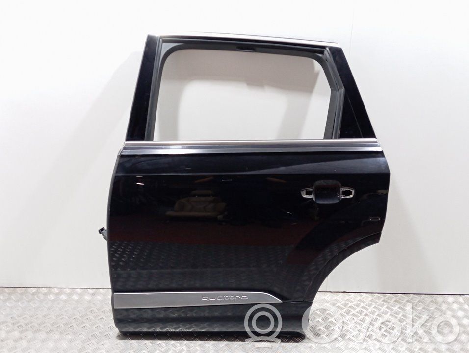 Puerta trasera   4M0833051E