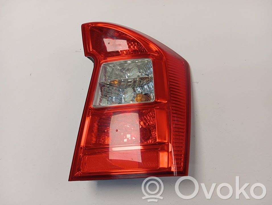 KIA Carens II Luci posteriori